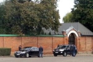 У монастирі на Волині помітили Оксану Марченко та боксера й телеведучого В’ячеслава Узелкова