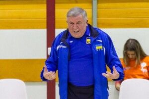Луцькому тренеру, якого підозрюють в зґвалтуванні і розбещенні, продовжили запобіжний захід