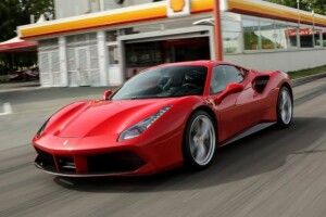 Викрадача Ferrari зловили, коли він жебракував на бензин