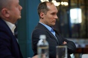 «Слуга» Безугла вимагає відкрити справу проти Бутусова, він відповів