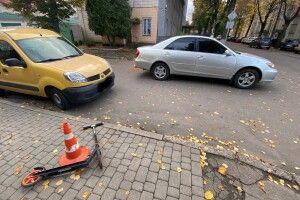 У Рівному водій збив дитину на самокаті