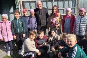 Людей похилого віку у волинській ОТГ вітали продуктовими кошиками і допомогою