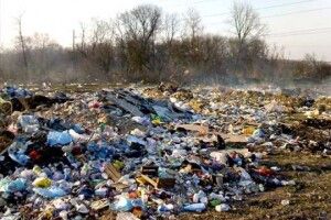 На Рівненщині знову вигулькнуло сміття зі Львова?