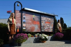 У Колках встановлено стенд пам`яті Героям АТО
