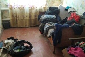 Дітей тримали без їжі та чистого одягу
