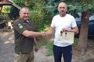 Пройшов найгарячіші точки у складі князівської бригади: воїн із Волині отримав високу нагороду