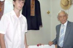 НИТКА, ЩО ОБ’ЄДНУЄ ПОКОЛІННЯ