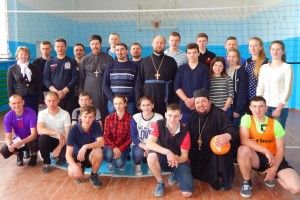 Команда рівненських священиків «Бім-Бом» виборола волейбольний кубок (фото)