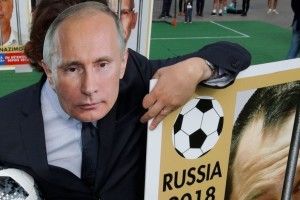 Художник зробив «кривавий» календар Чемпіонату світу з футболу зі злочинами Росії в Україні 