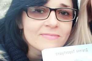 Відома українська письменниця розповіла, чому уперше в житті розрахувалася з посівальником безготівкою