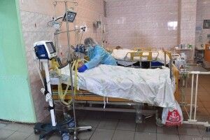 Щоб вилікуватися від COVID-19, українцю потрібно майже 40 тисяч гривень
