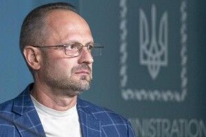 Роман БЕЗСМЕРТНИЙ: «Дії Зеленського у зовнішній політиці контролює людина з кіноіндустрії» (Відео)
