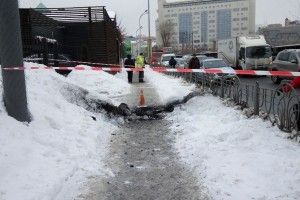 У центрі Києва стався підземний вибух (фото)