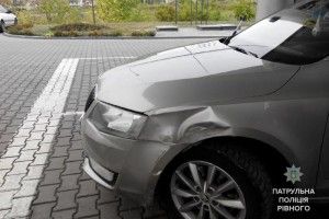 Рівненські патрульні у дотепний спосіб знайшли винуватця ДТП