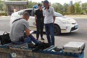 Мешканець Рівненщини випивав на лавочці, а наркотики тримав про запас