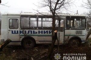 Водієві стало зле: на Волині шкільний автобус врізався у паркан