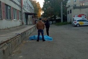 У Луцьку знайшли мертвого чоловіка
