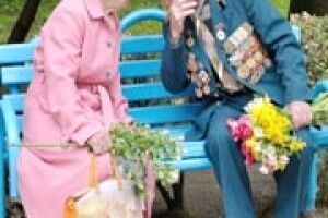 ЗВОРОТНИЙ ЗВ’ЯЗОК: знімок, який змушує замислитись і згадати своїх батьків