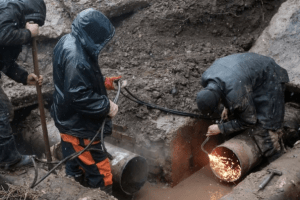 Частині лучан перекрили гарячу воду