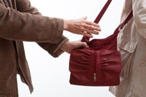 Волинський поліцейський поза службою затримав грабіжника