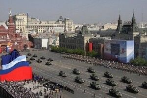 Попри пандемію, росіяни не збираються відмовлятися від параду «побєдобєсія»