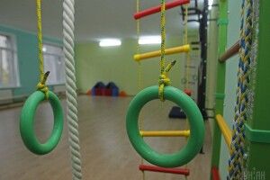 У Кропивницькому фізрук віддухопелив іншого фізрука просто на очах у дітей