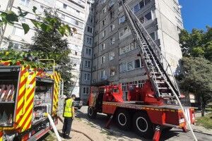 У місті на Рівненщині горіла квартира в багатоповерхівці