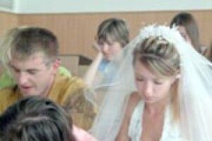 УРОЧИСТОСТІ: і марш Мендельсона, й іспит на знання