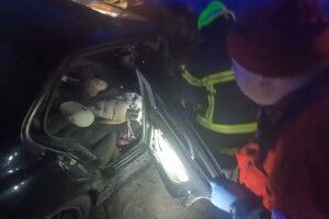 Поблизу Луцька рятувальники деблокували пасажира з понівеченого авто (Відео)