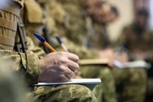 Нардепи пропонують мобілізувати пенсіонерів