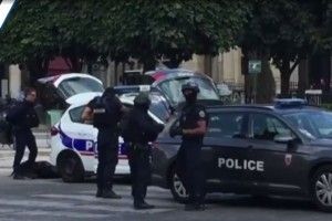 У Парижі грабіжник поцупив з ювелірного магазину годинник вартістю 200 тисяч євро