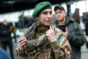 Куля влучила Аміні Окуєвій прямо в голову (Відео)