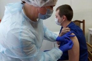 У місті на Волині вакцинуватимуть від коронавірусу всіх охочих