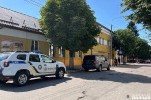 На Рівненщині жінку відправили за ґрати за п'яний дзвінок з погрозами