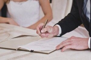 На Волині неповнолітня через релігійні переконання просила у суді дозвіл на шлюб