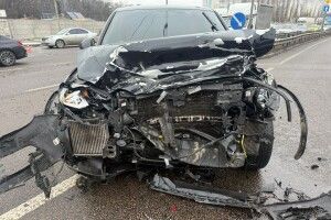 ДБР розслідує обставини смертельної ДТП у Києві за участю військовослужбовця (Фото)