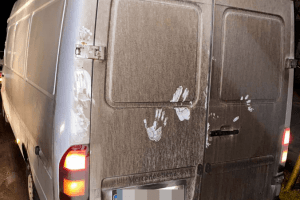 На Рівненщині спіймали водія із 90 бутлями спирту (Фото)