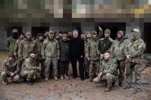 Сюрприз для «Рембо»: Порошенко привіз у Навчальний Центр УДА дефіцитне обладнання (Фото)