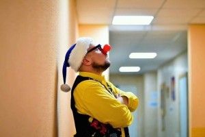 Лікарняний клоун, який дарує онкохворим діткам усмішки, потребує допомоги