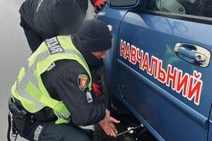 У Луцьку патрульні «реанімували» навчальне авто