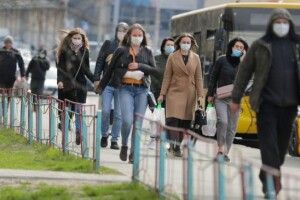 На Рівненщині після «вихідного» карантину менше нових хворих і чотири смерті