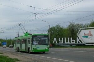 Незабаром карантин скінчиться і тролейбуси рушать містом...