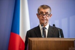 Скандал у Чехії: міністр назвала прем'єра «дебілом»