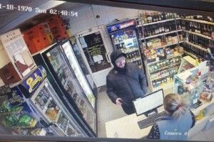 Озброєного грабіжника «спіймали» камери відеоспостереження