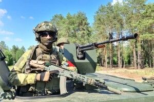 Чи можуть війська білорусі переміститися до кордону України за одну ніч і напасти