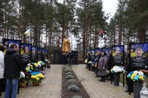 У селі на Волині відкрили Алею Героїв