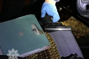 У Луцьку нічні дебошири погрожували зброєю патрульним