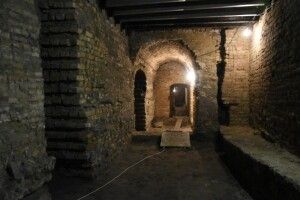 Підвали башти Чорторийських та єзуїтського колегіуму в Луцьку – об’єднали (Фото)