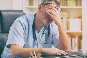 В окупованому Мелітополі лікарі відмовляються від зарплати в рублях