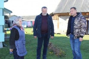 В Олеську біля батьківської оселі загиблого учасника АТО висадили фруктовий сад